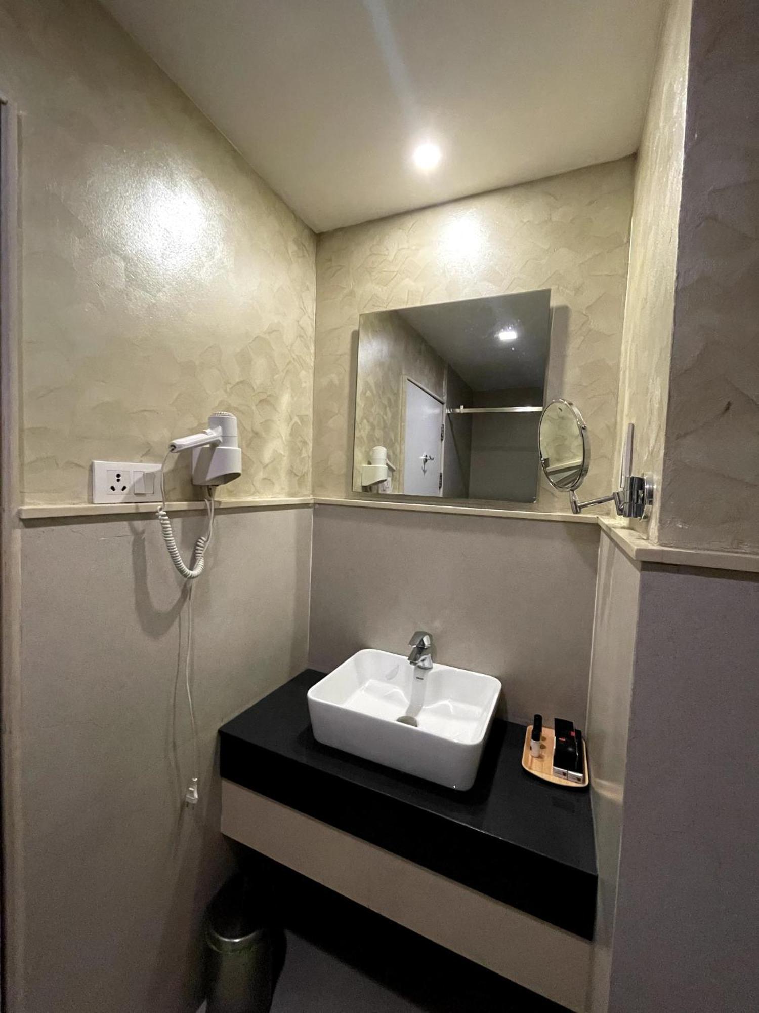 Hotel Indriya Wayanad Kalpetta Bagian luar foto